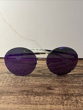 Authentic CHANEL Round Sunglasses with Purple mirror Lenses.4216 c.124/4V